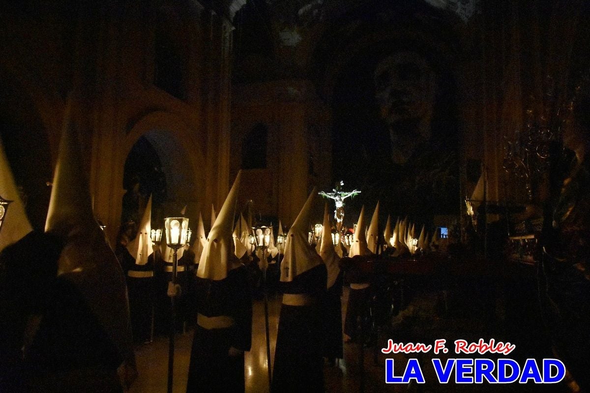El Silencio inunda de solemnidad Caravaca de la Cruz en la noche de Jueves Santo