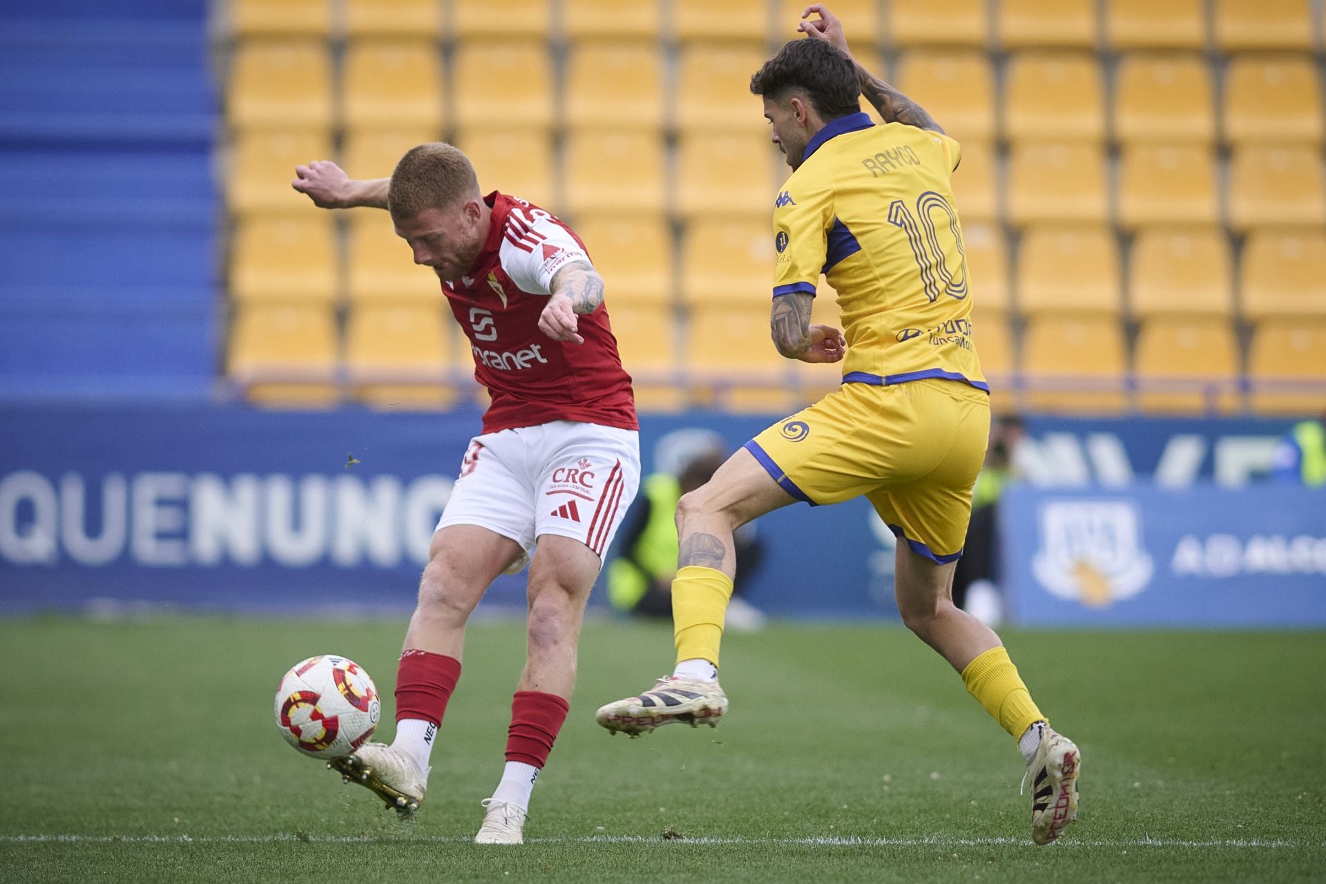 La derrota del Real Murcia frente al Alcorcón, en imágenes