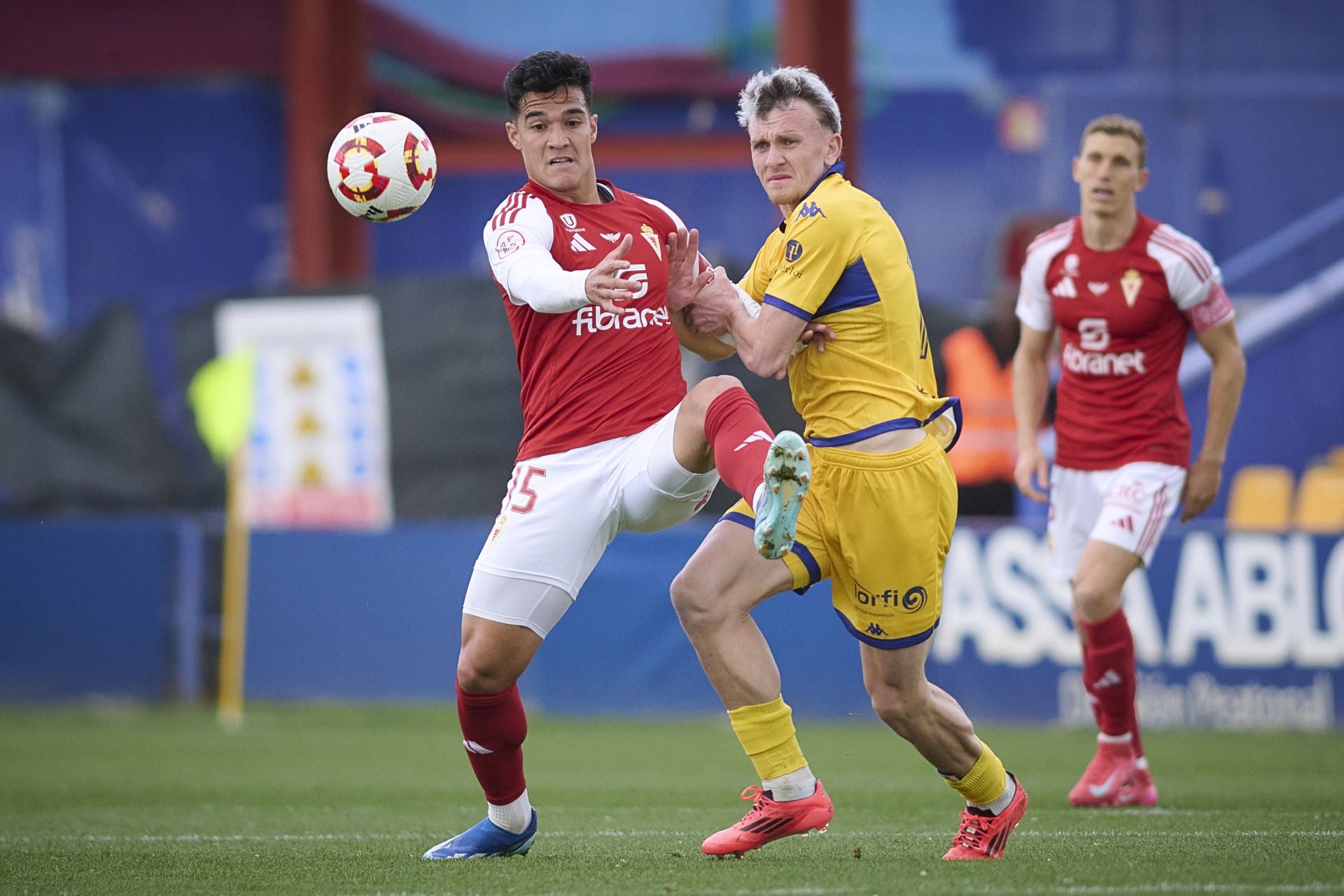 La derrota del Real Murcia frente al Alcorcón, en imágenes