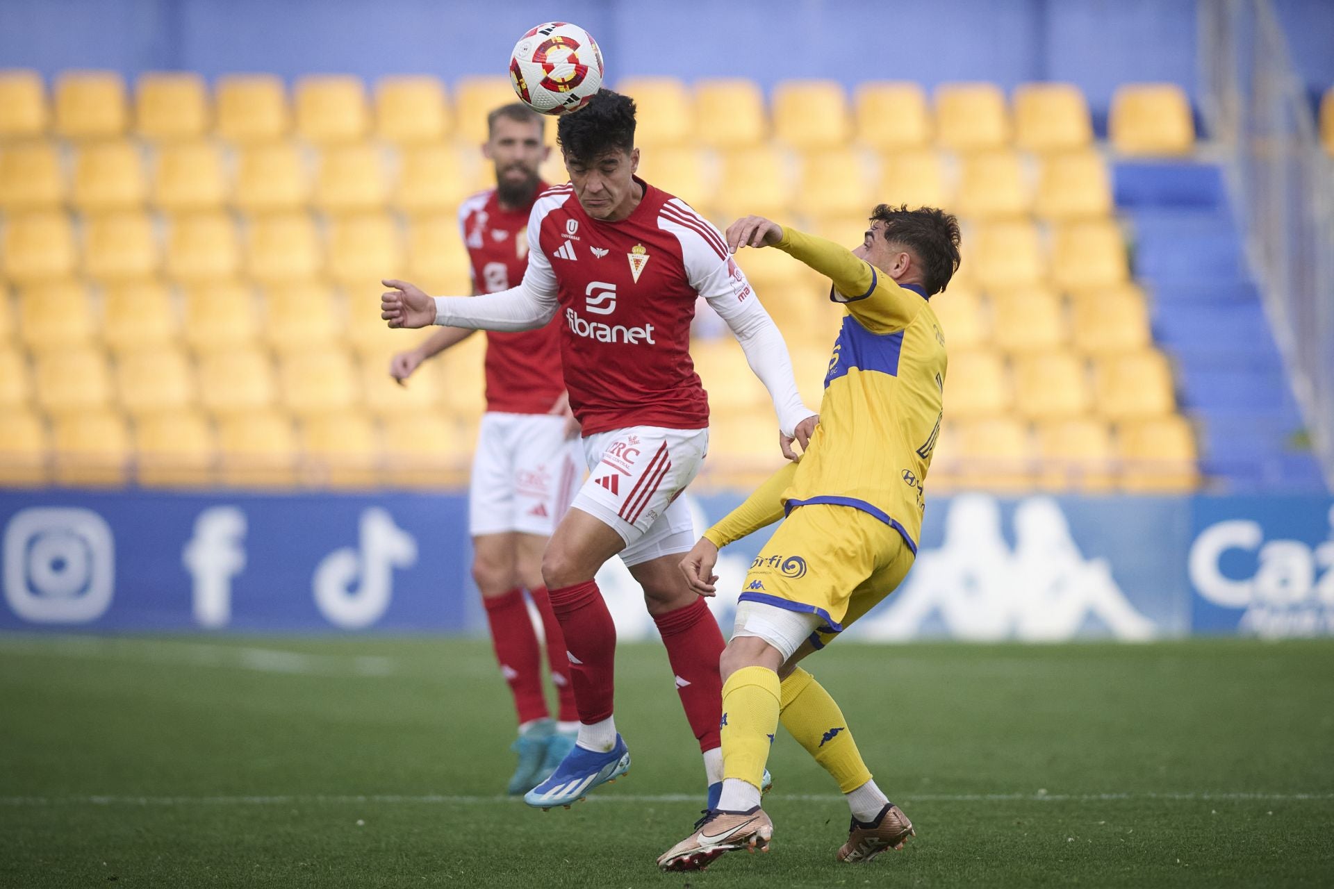 La derrota del Real Murcia frente al Alcorcón, en imágenes