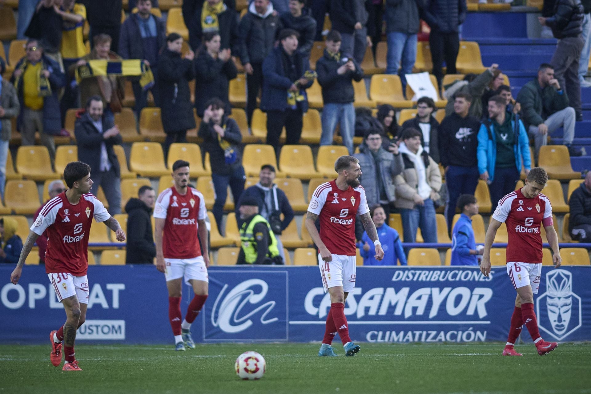 La derrota del Real Murcia frente al Alcorcón, en imágenes