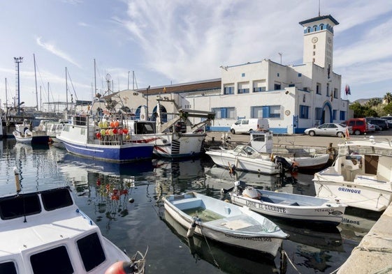El puerto pesquero del barrio de Santa Lucía y su flota de barcos, en una imagen de archivo.