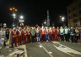 Imagen de archivo del minuto de silencio en el Entierro de de la Sardina de 2005 por la muerte de Juan Pablo II.