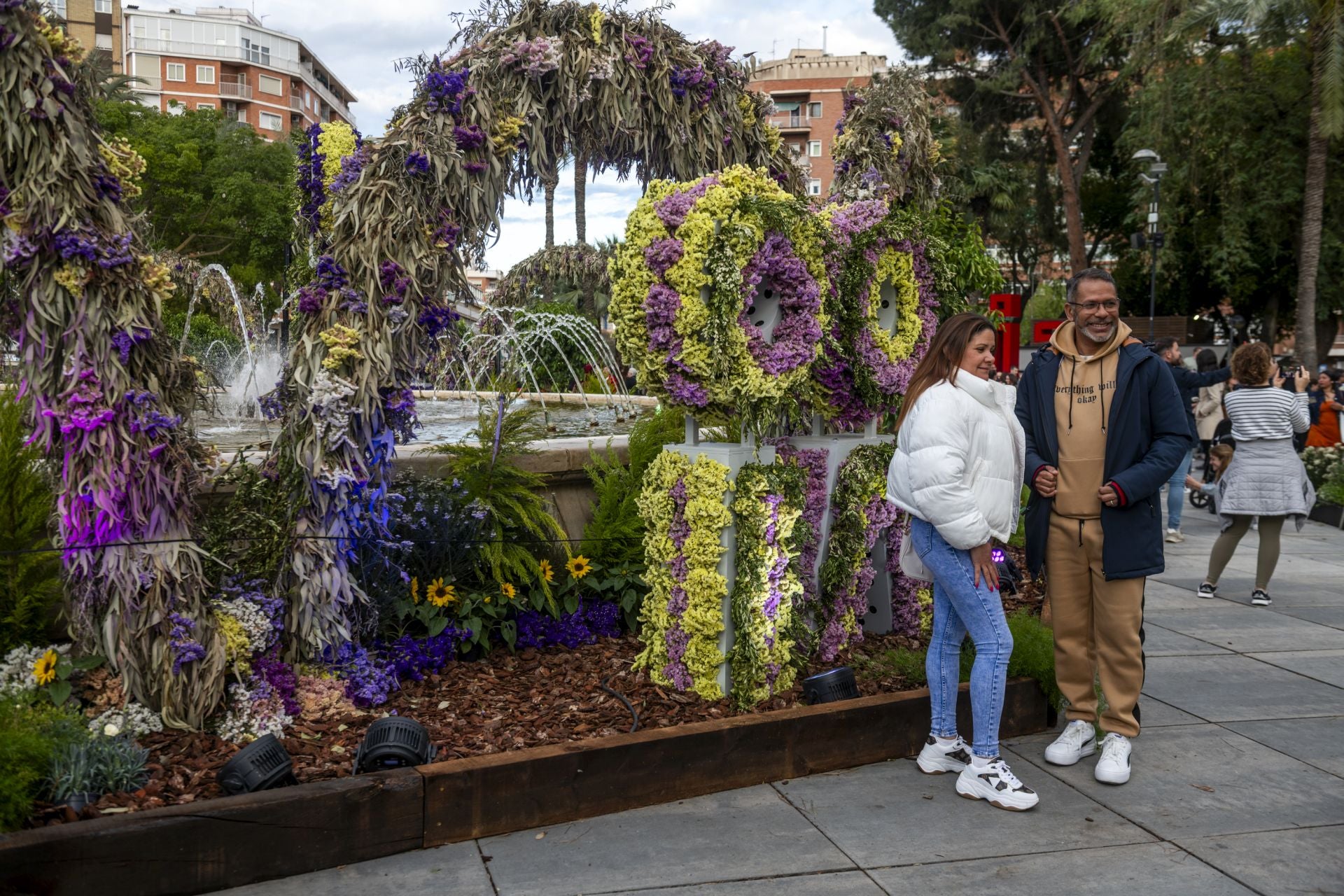 La primavera explota en las plazas de Murcia, en imágenes