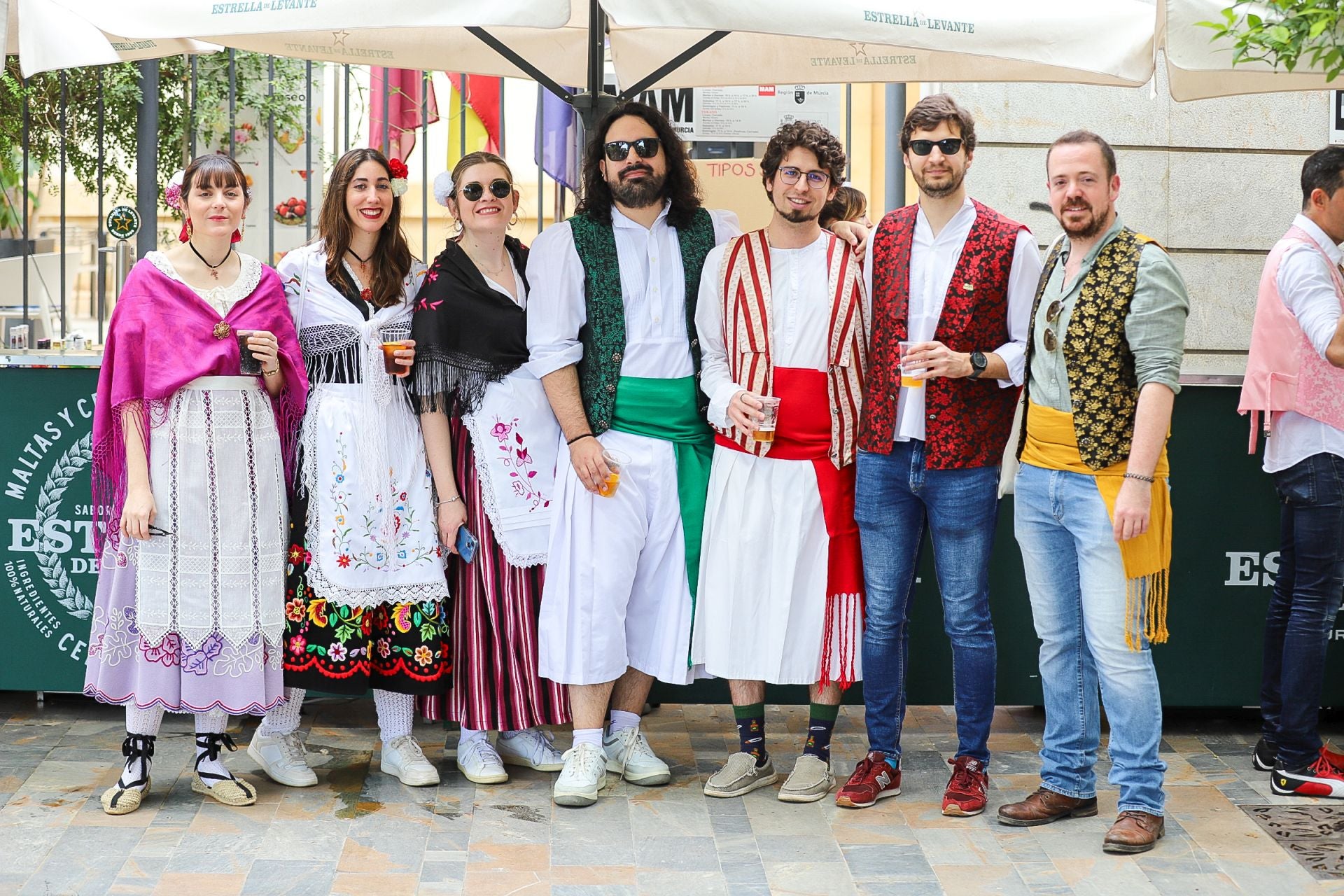 En imágenes, los huertanos inundan las calles del centro de Murcia