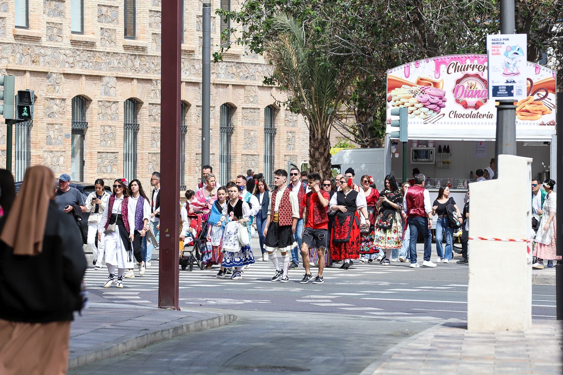 En imágenes, los huertanos inundan las calles del centro de Murcia