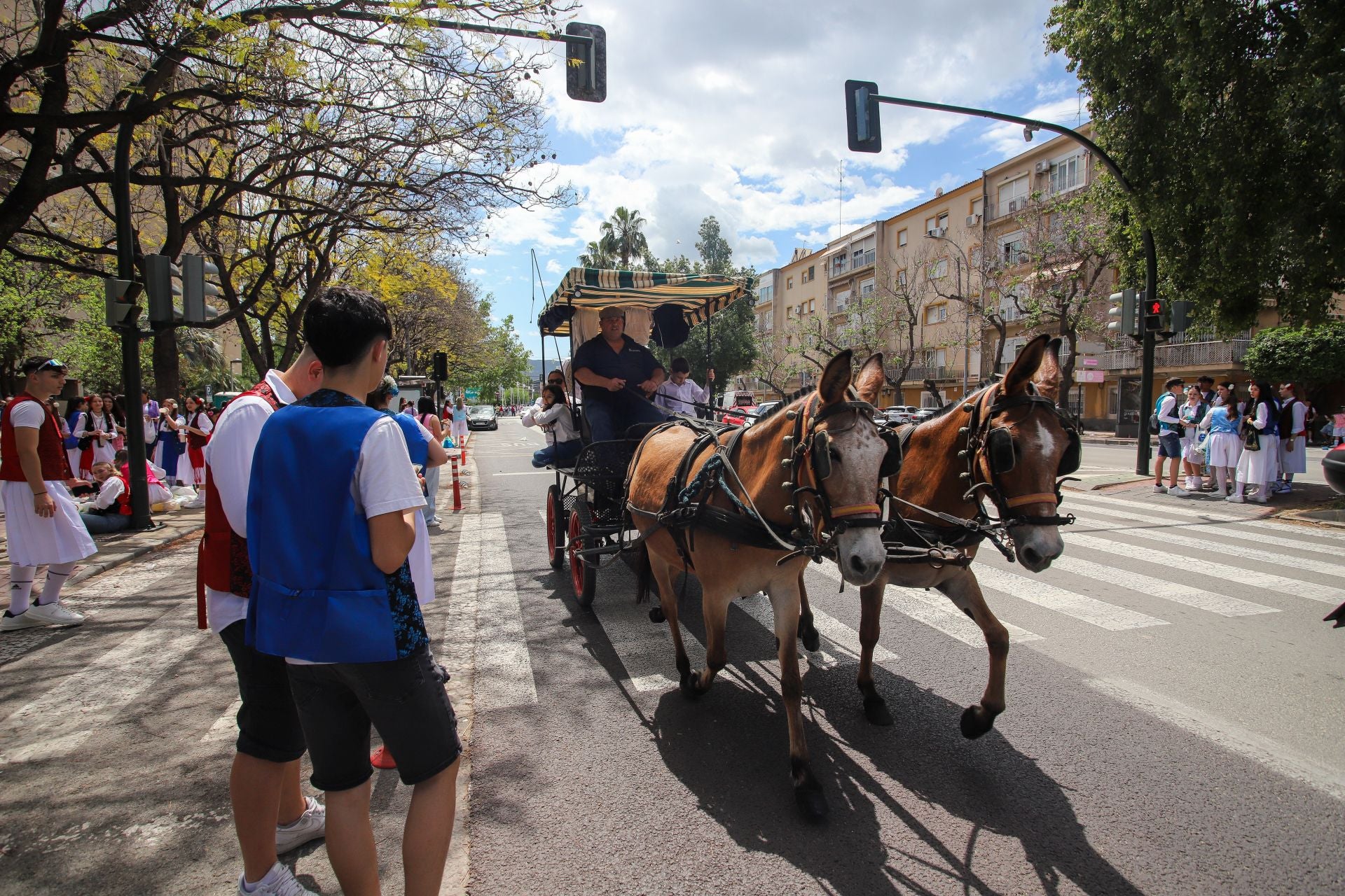 En imágenes, los huertanos inundan las calles del centro de Murcia