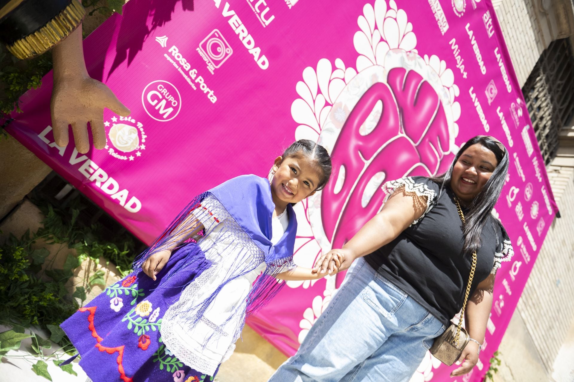 El &#039;Glambot&#039; de LA VERDAD y Photoflash Events en el Bando de la Huerta, en imágenes