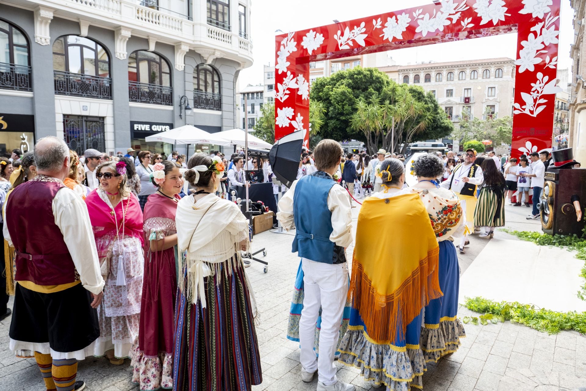 El &#039;Glambot&#039; de LA VERDAD y Photoflash Events en el Bando de la Huerta, en imágenes