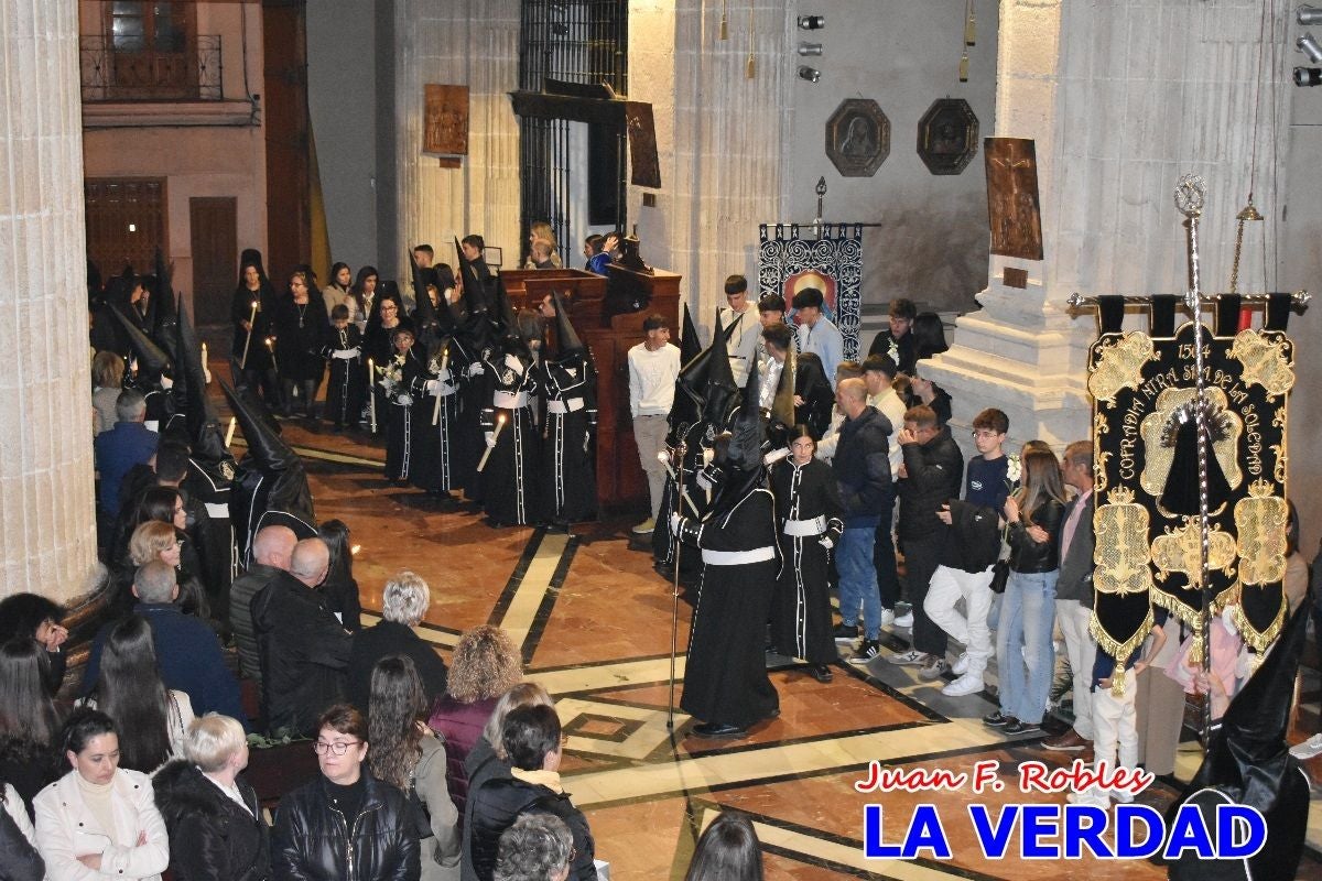«La Soledad» acompaña hasta su capilla al «Cristo Yacente» en Caravaca de la Cruz