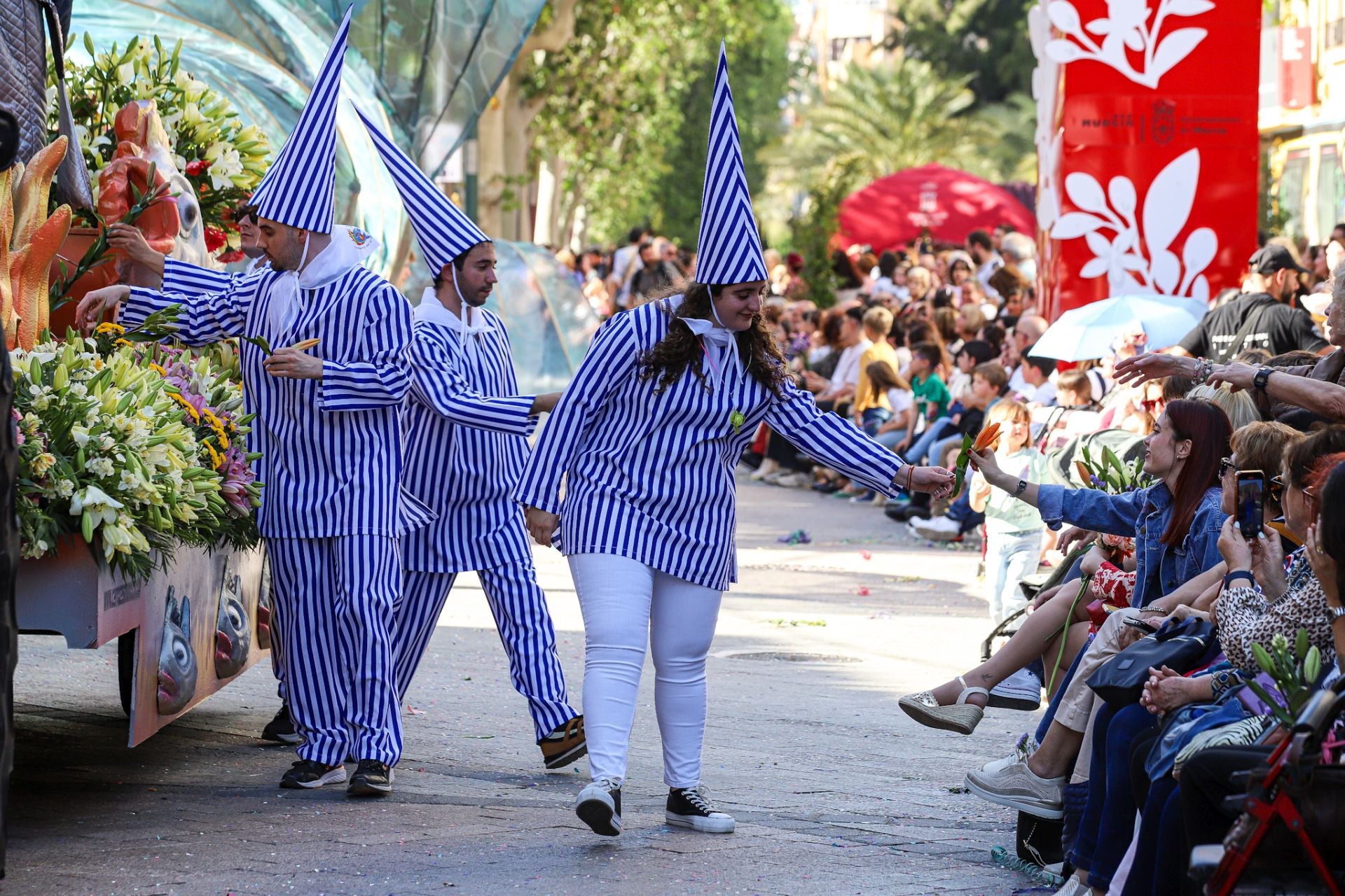 El desfile de la Batalla de las Flores de Murcia, en imágenes