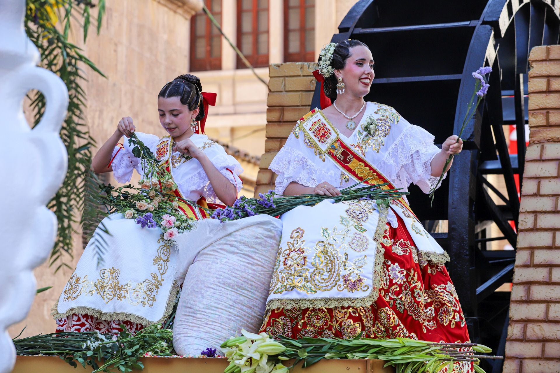 El desfile de la Batalla de las Flores de Murcia, en imágenes