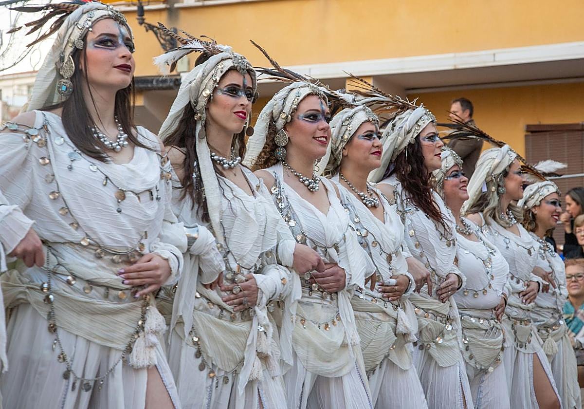 Fila de la Kábila Aljama en el Gran Desfile Parada.