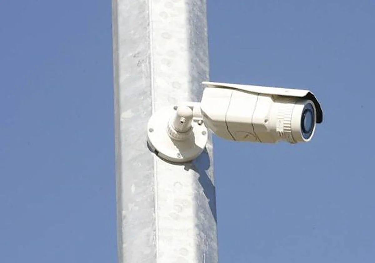Imagen de archivo de una cámara de videovigilancia en Molina.