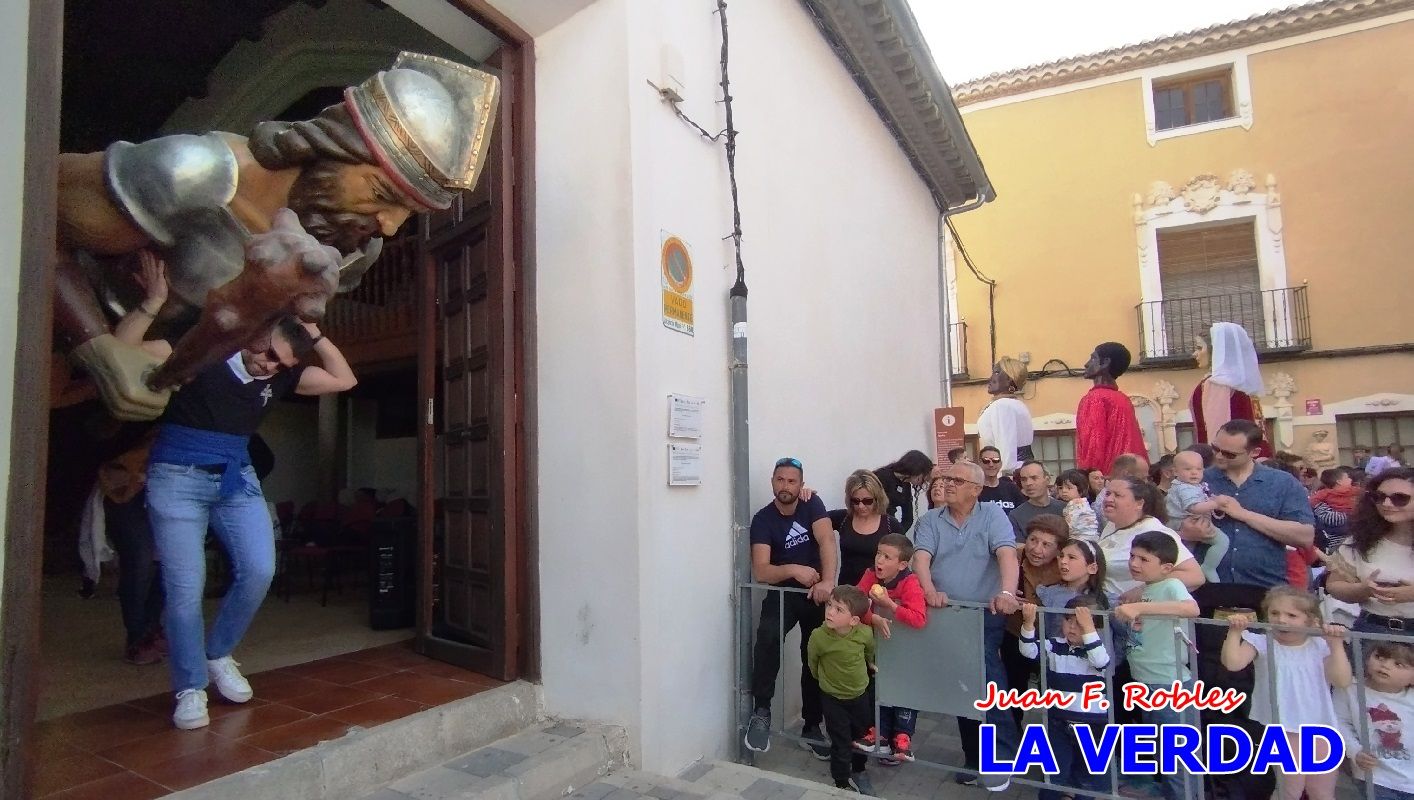 Imágenes del primer pasacalles de Gigantes y Cabezudos en Caravaca de la Cruz
