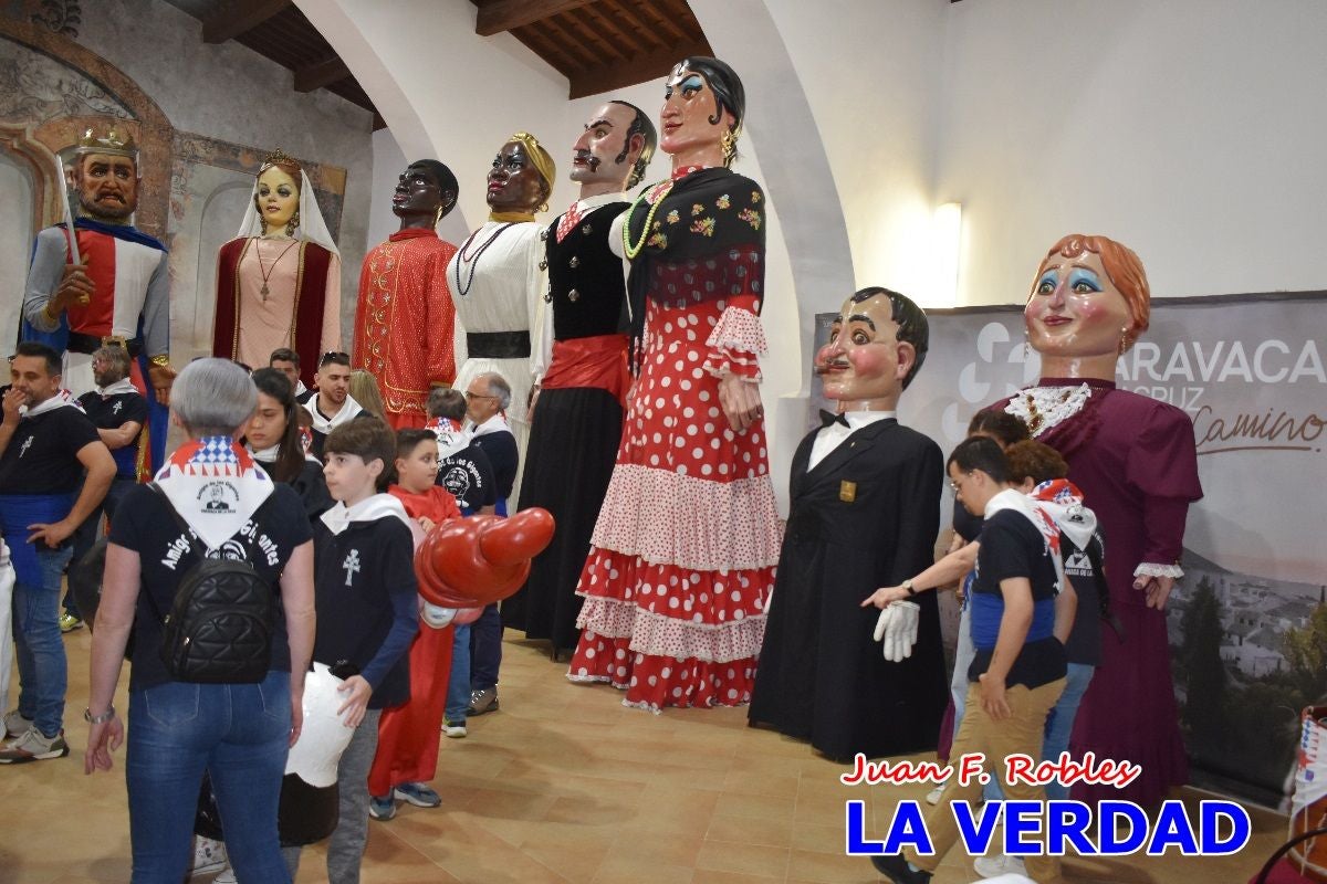 Imágenes del primer pasacalles de Gigantes y Cabezudos en Caravaca de la Cruz