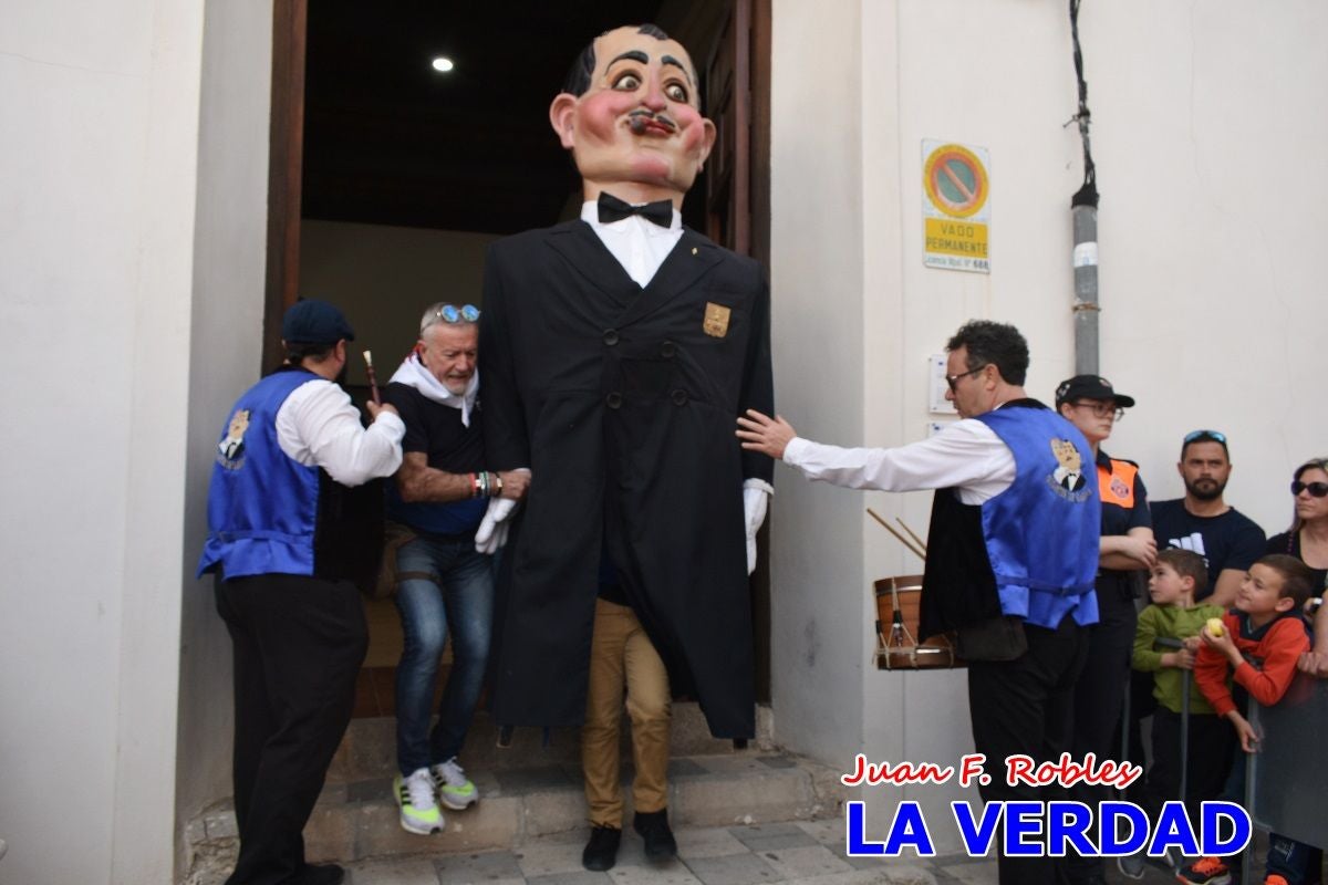 Imágenes del primer pasacalles de Gigantes y Cabezudos en Caravaca de la Cruz