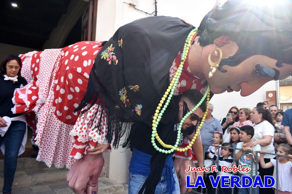 Imágenes del primer pasacalles de Gigantes y Cabezudos en Caravaca de la Cruz