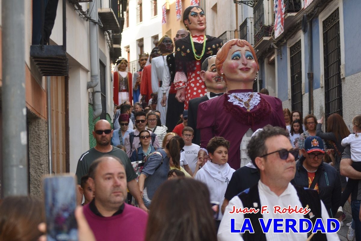Imágenes del primer pasacalles de Gigantes y Cabezudos en Caravaca de la Cruz