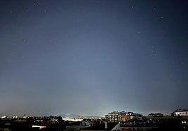 El cielo estrellado sobre la ciudad de Murcia, este lunes en pleno apagón.