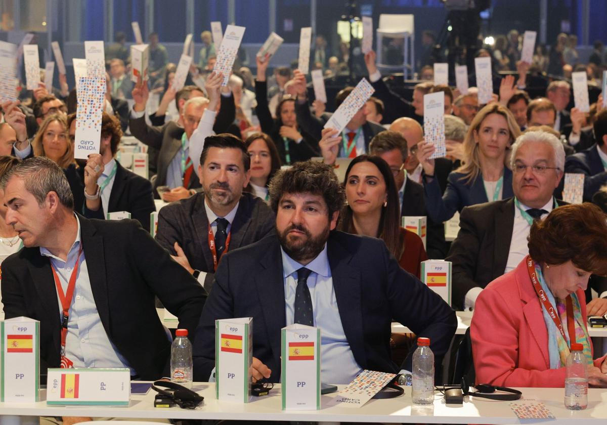 El presidente de la Región de Murcia, Fernando López Miras, ayer, en Valencia, en el congreso del Partido Popular Europeo.