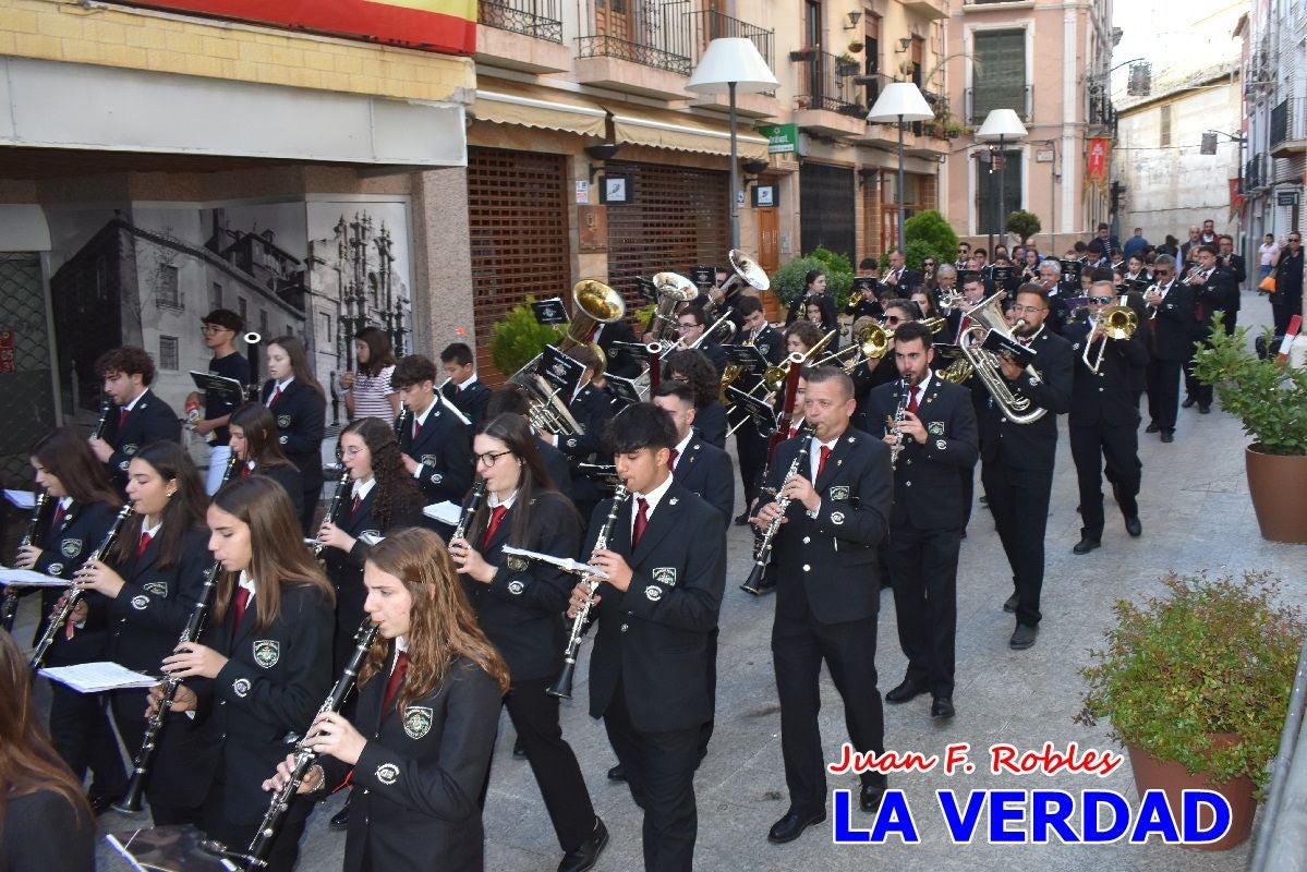 Imágenes del pasacalles previo al Pregón de Fiestas de Caravaca de la Cruz