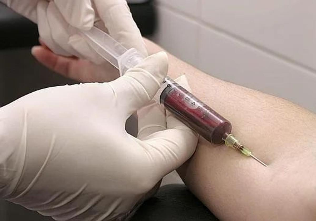No hagas esto antes de un análisis de sangre: cuatro hábitos muy comunes que pueden afectar al resultado