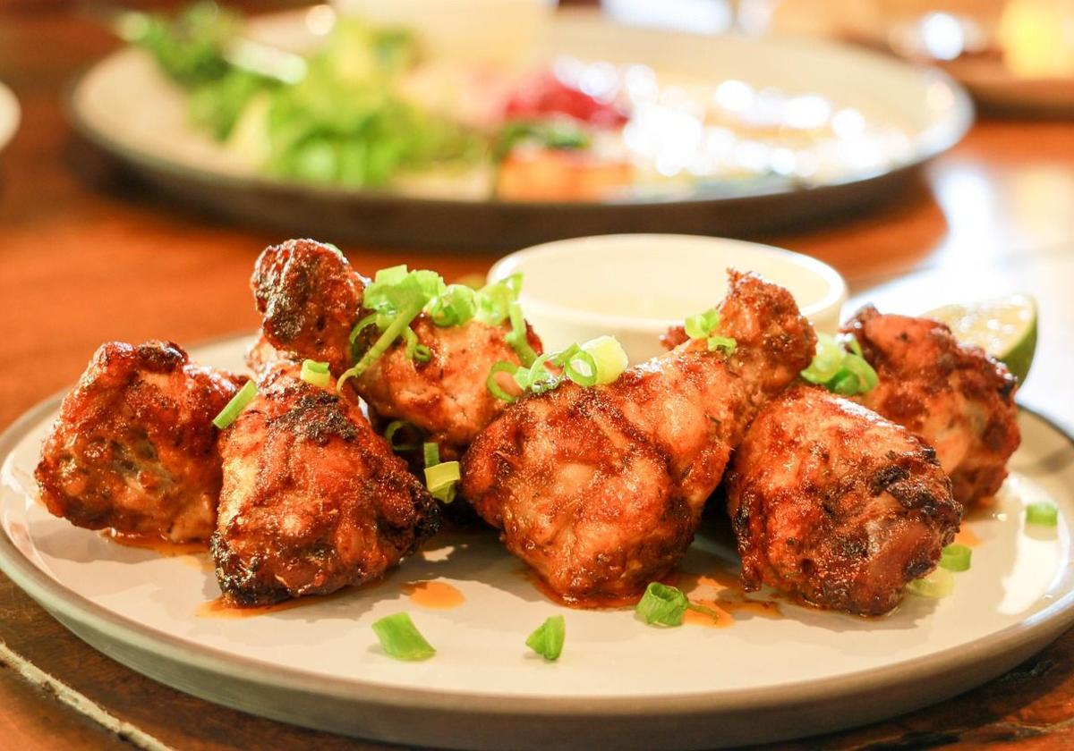 Consigue unas alitas de pollo muy crujientes: el ingrediente secreto de un carnicero para mejorar este plato | la verdad