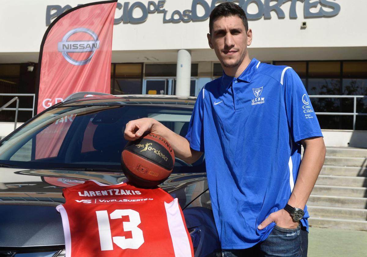 Larentzakis, del UCAM al reto de hacer de la cuarta la vencida con el Olympiacos