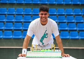 Carlos Alcaraz sopla las velas en Murcia