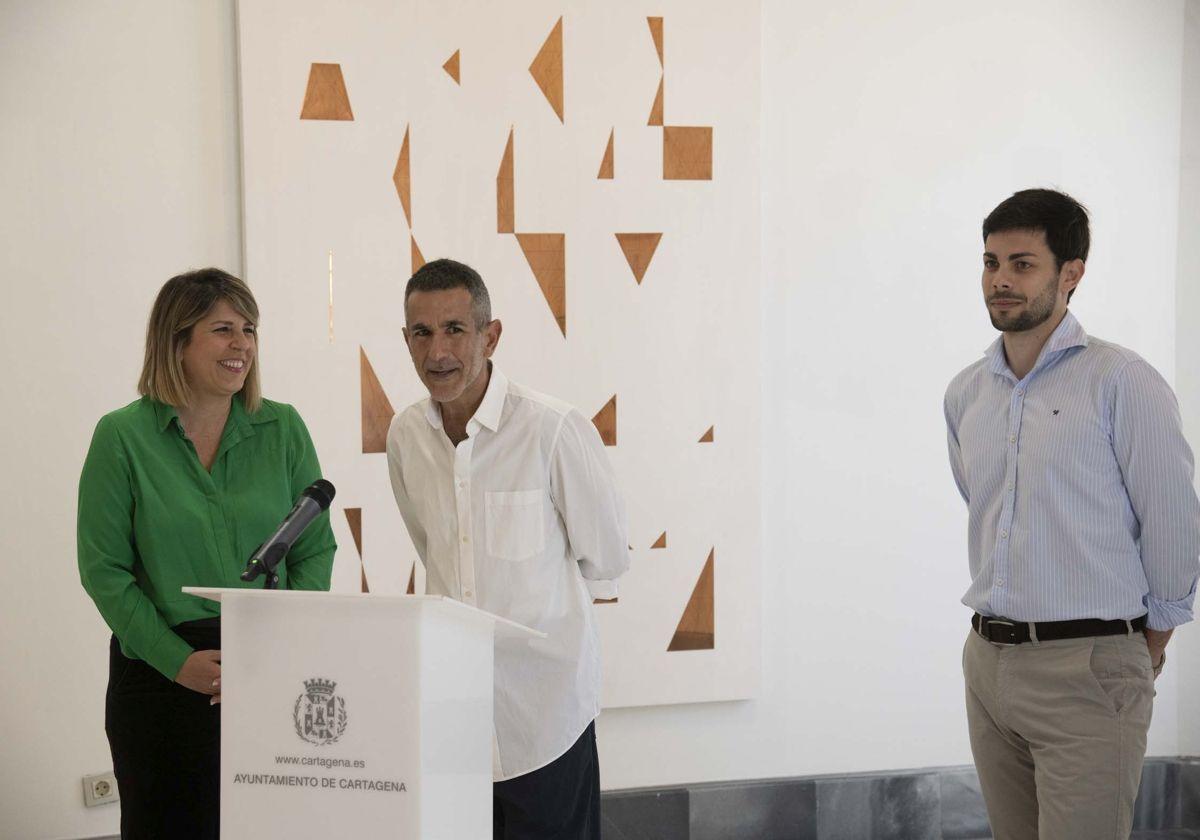 Noelia Arroyo, Javier Pividal y Nacho Jáudenes, este martes, en la inauguración.