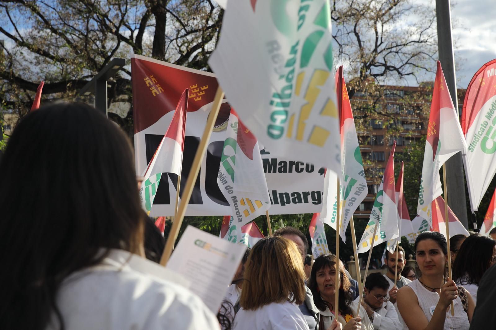 En imágenes, la manifestación de médicos contra el Estatuto Marco