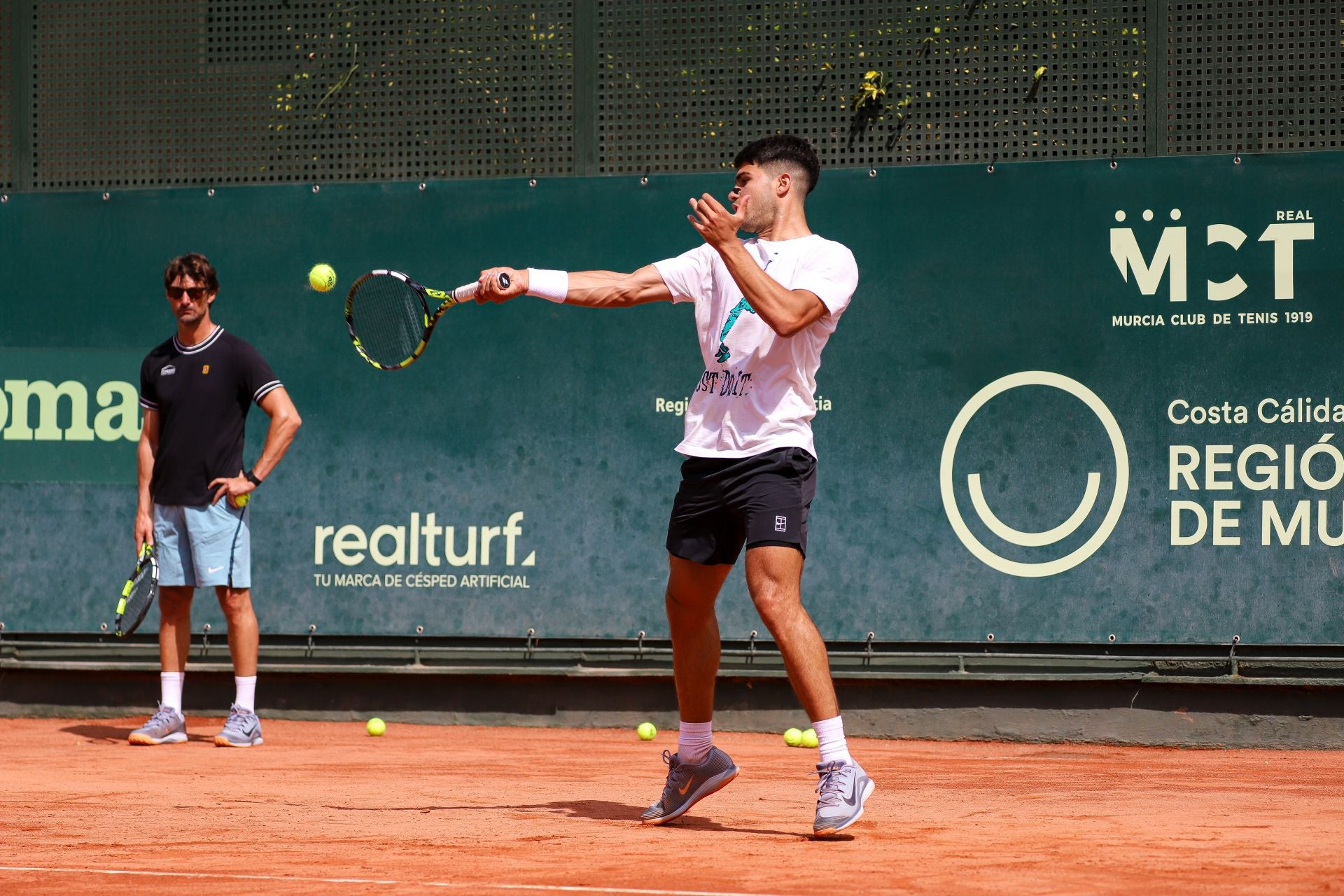 Carlos Alcaraz sopla las velas en Murcia