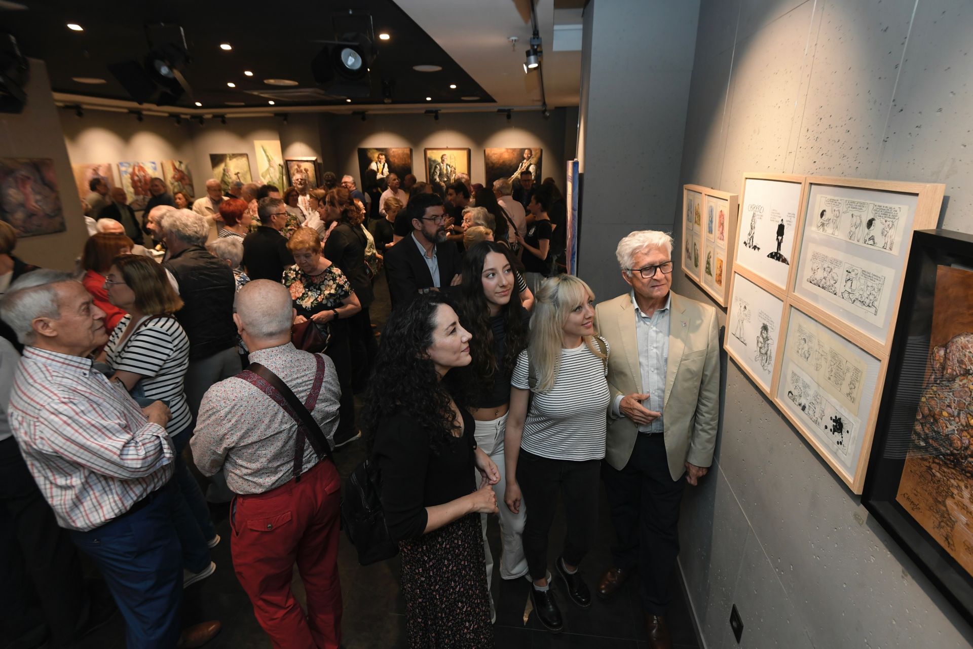 Inauguración de la exposición de Chipola, en imágenes
