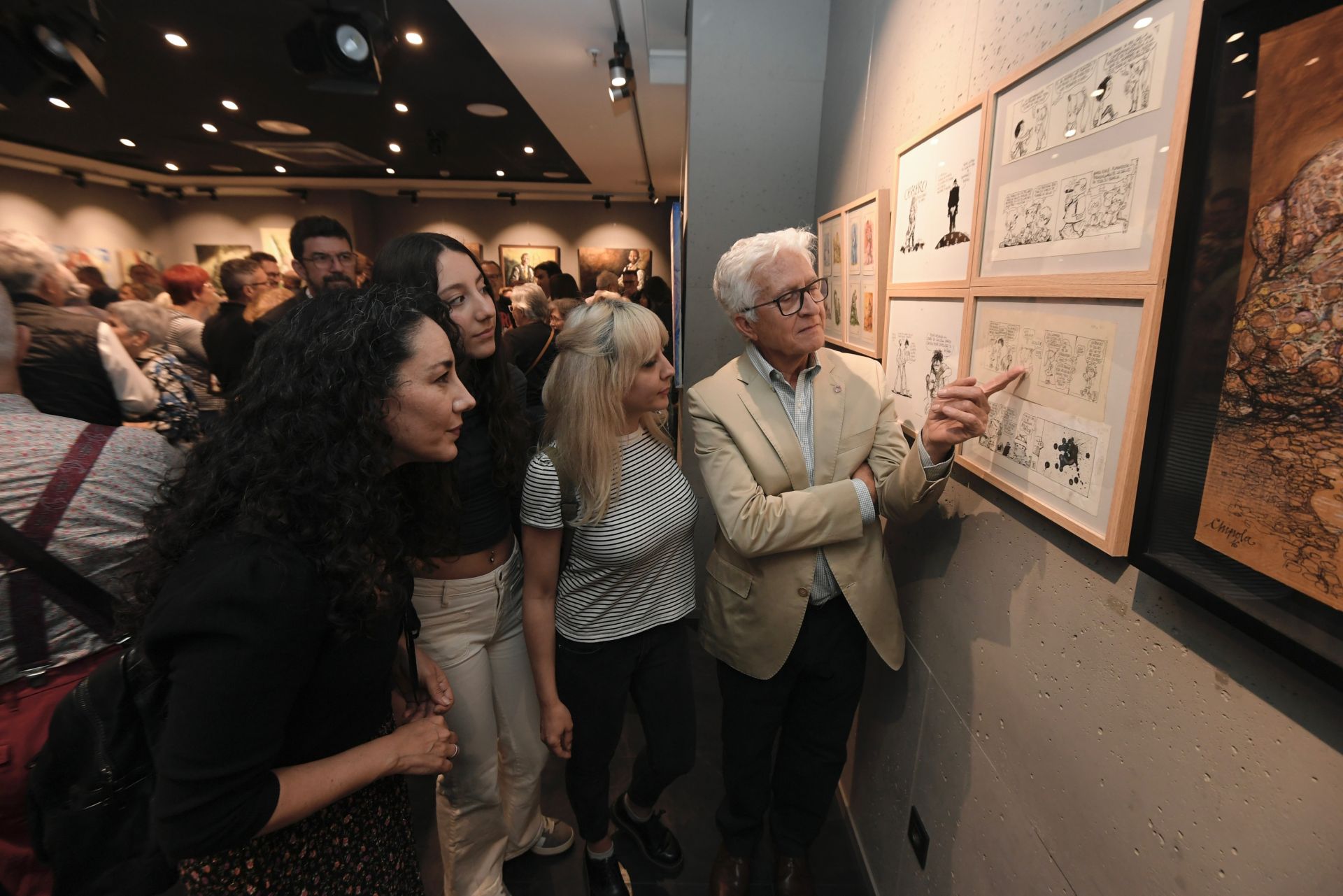 Inauguración de la exposición de Chipola, en imágenes