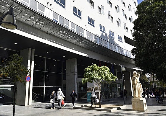 La Unidad de Asma Grave de la Sección de Alergología del hospital general Reina Sofía de Murcia fue reacreditada como unidad docente y de excelencia.