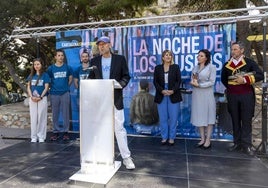 Juan Miguel Sánchez, autor del cartel, durante la presentación de esta edición.