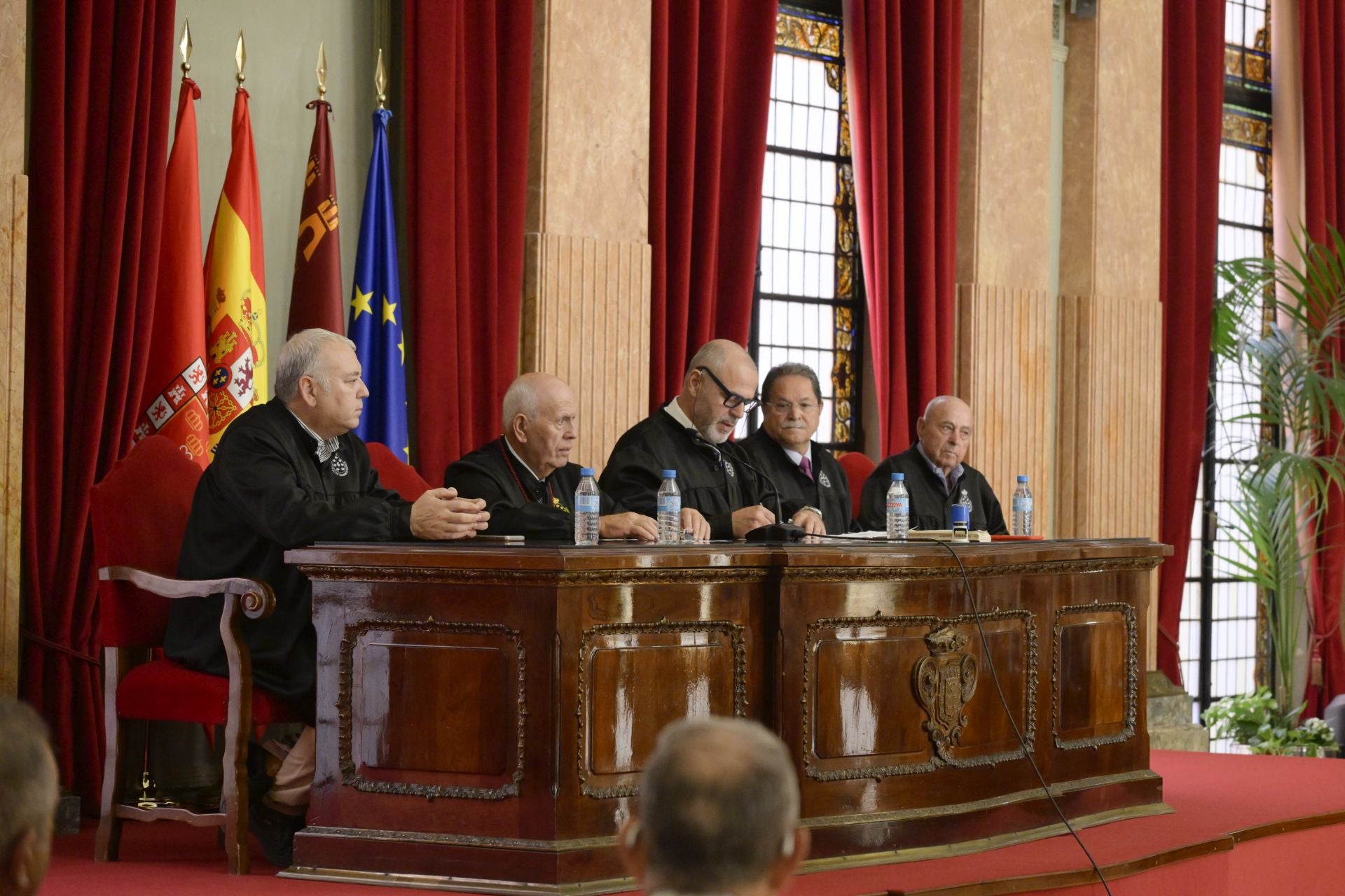 En imágenes, la reunión del Consejo de Hombres Buenos de Murcia