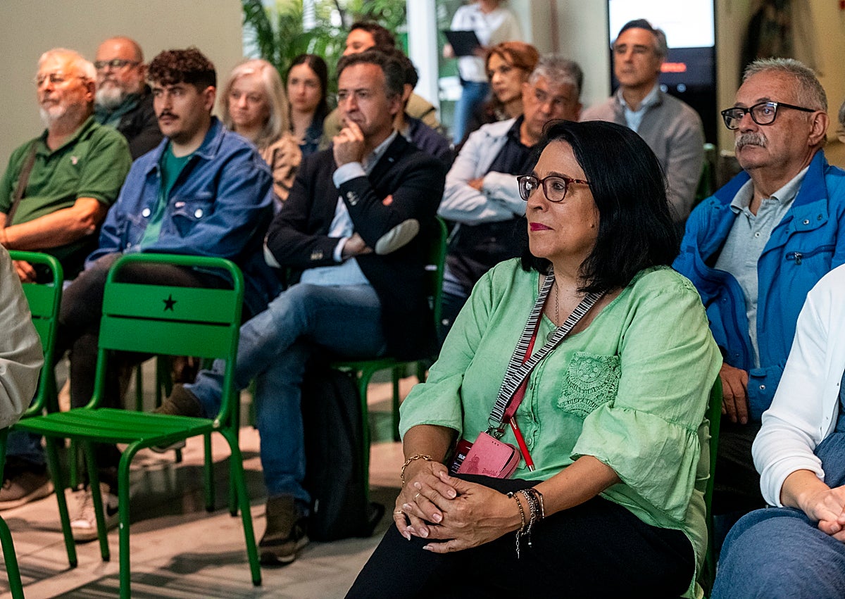 Imagen secundaria 1 - Los artistas de música tradicional y folk reclaman actuar en grandes festivales y escenarios de la Región de Murcia