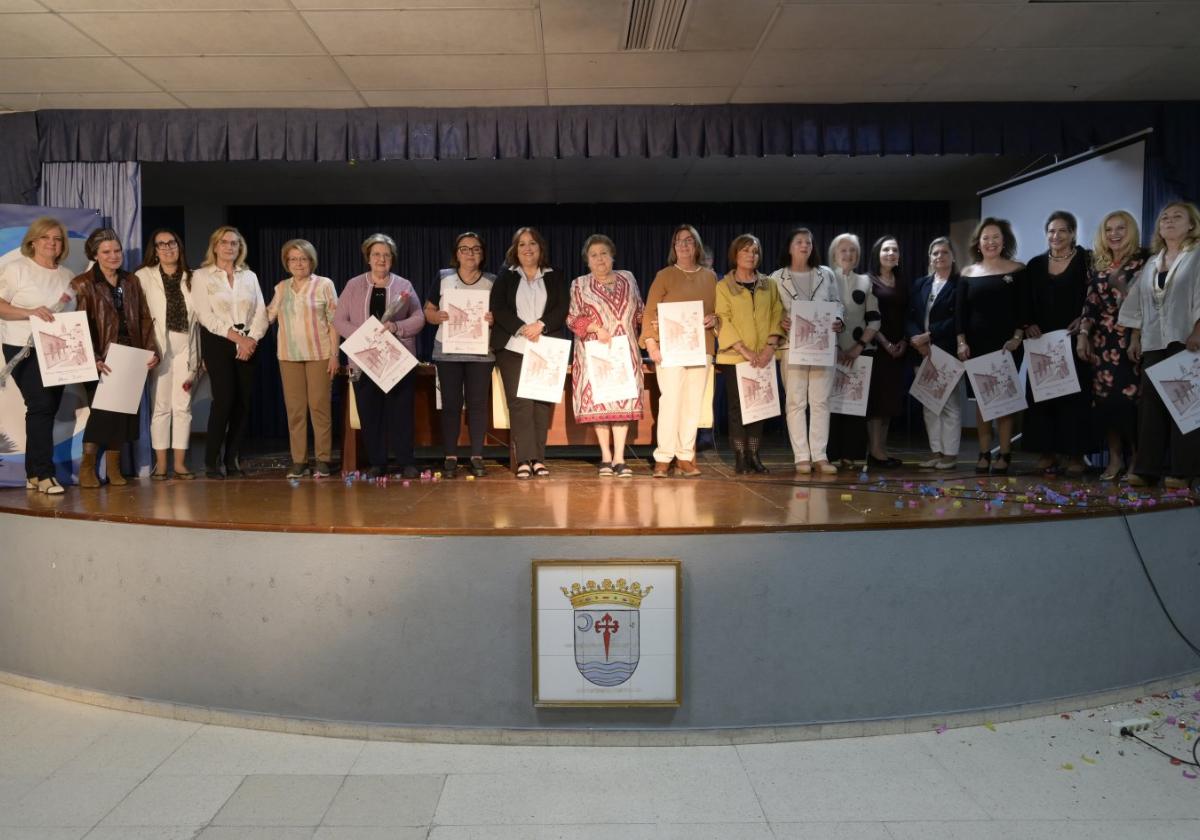 Homenaje a las reinas de las fiestas de abarán entre 1960 y 1990 | la verdad