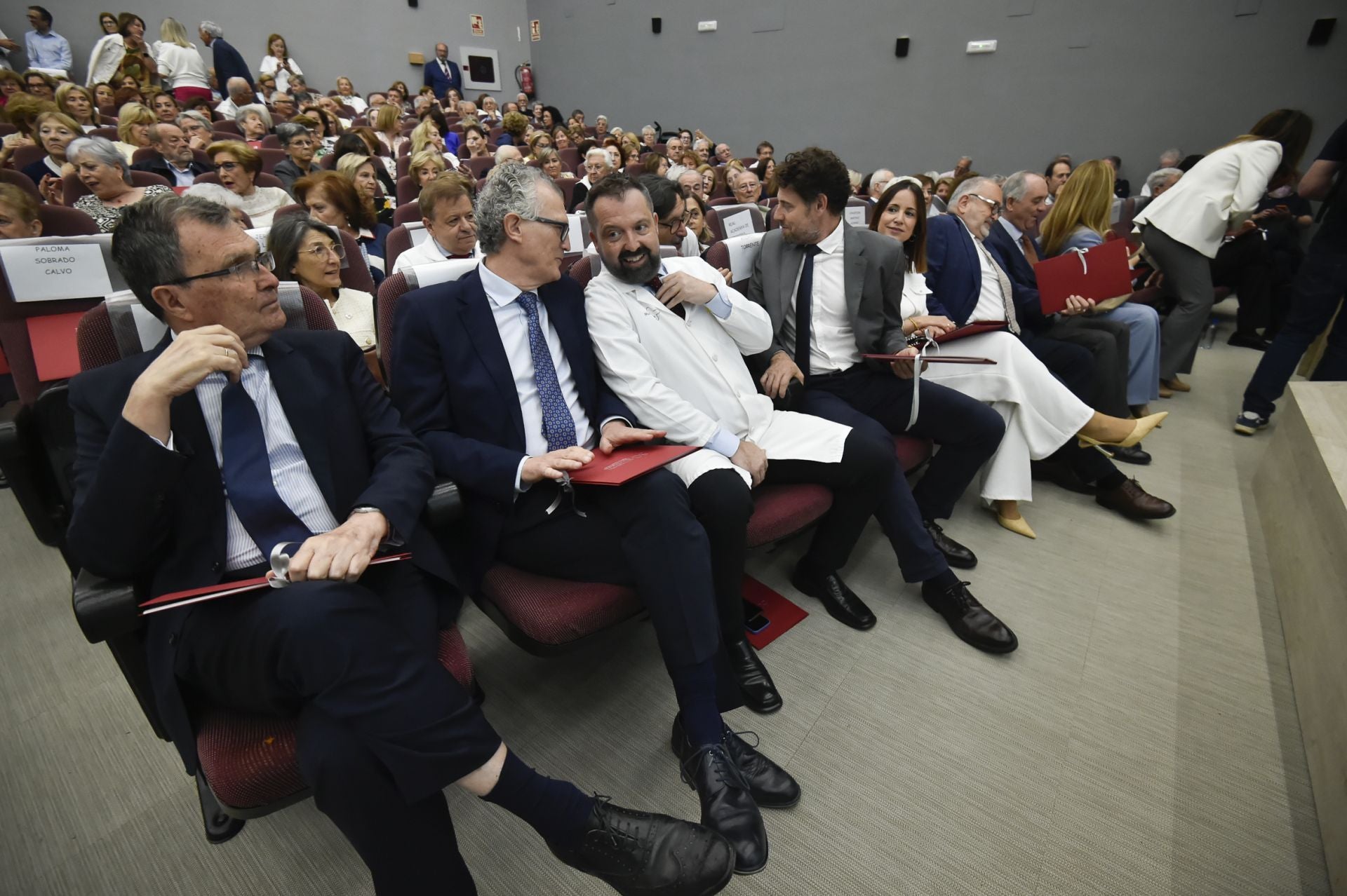 En imágenes, el homenaje a los trabajadores de La Arrixaca por su 50 aniversario