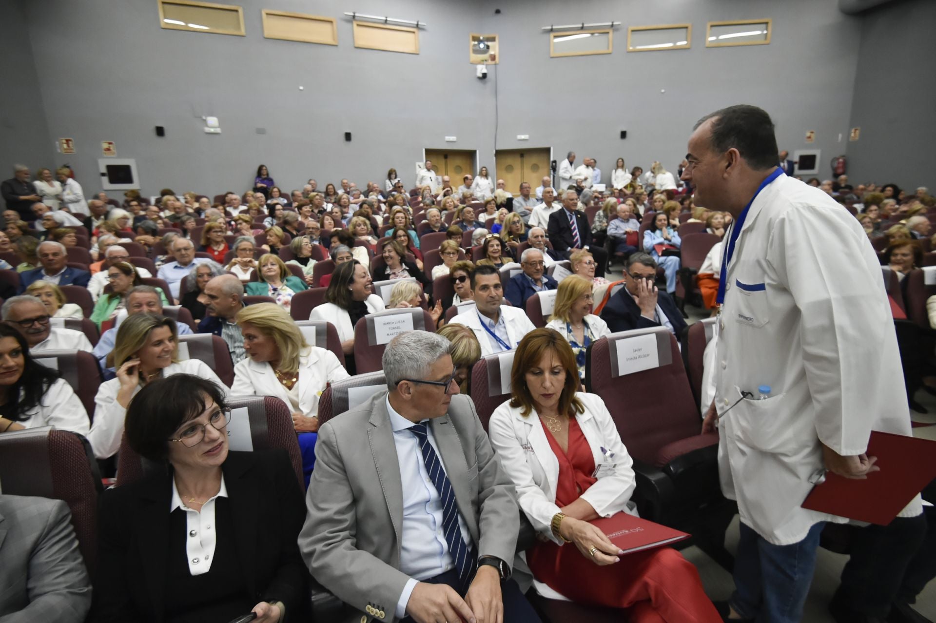En imágenes, el homenaje a los trabajadores de La Arrixaca por su 50 aniversario