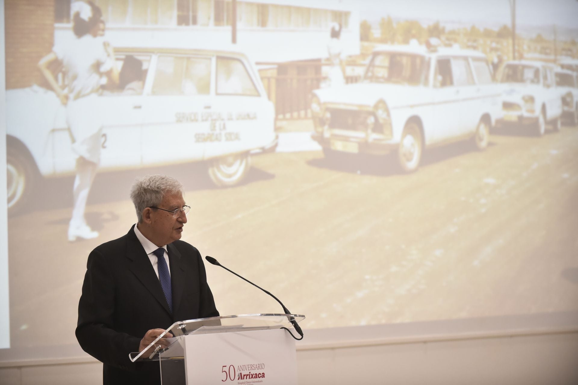 En imágenes, el homenaje a los trabajadores de La Arrixaca por su 50 aniversario