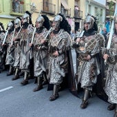 Representantes del bando cristiano, ayer, durante el desfile celebrado en Cieza.