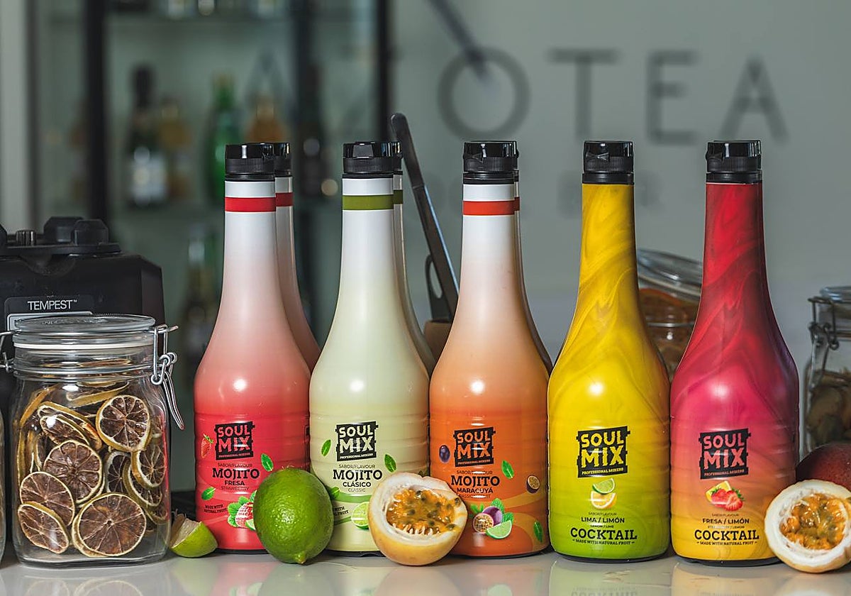 Algunos de los productos de coctelería que comercializa la marca murciana.