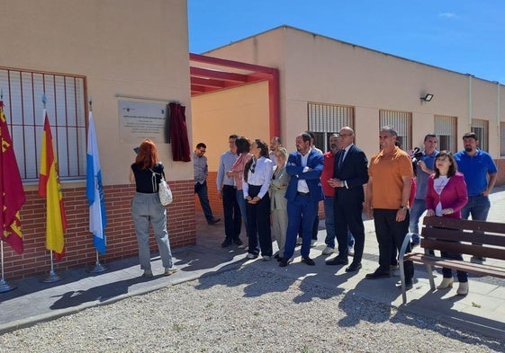 Acto de inauguración de las cuatro nuevas aulas en el CEIP Petra Sánchez Rollán de Los Alcázares, este lunes.