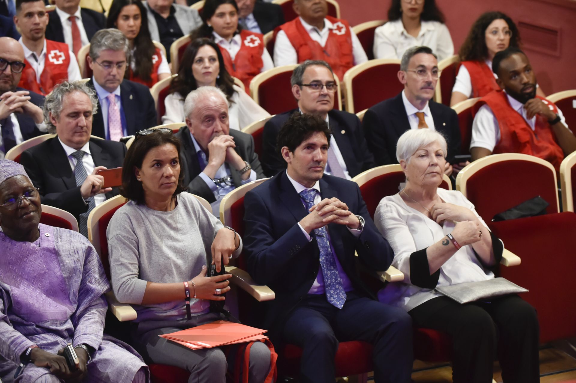 El acto de entrega en Murcia de los premios de Cruz Roja, en imágenes