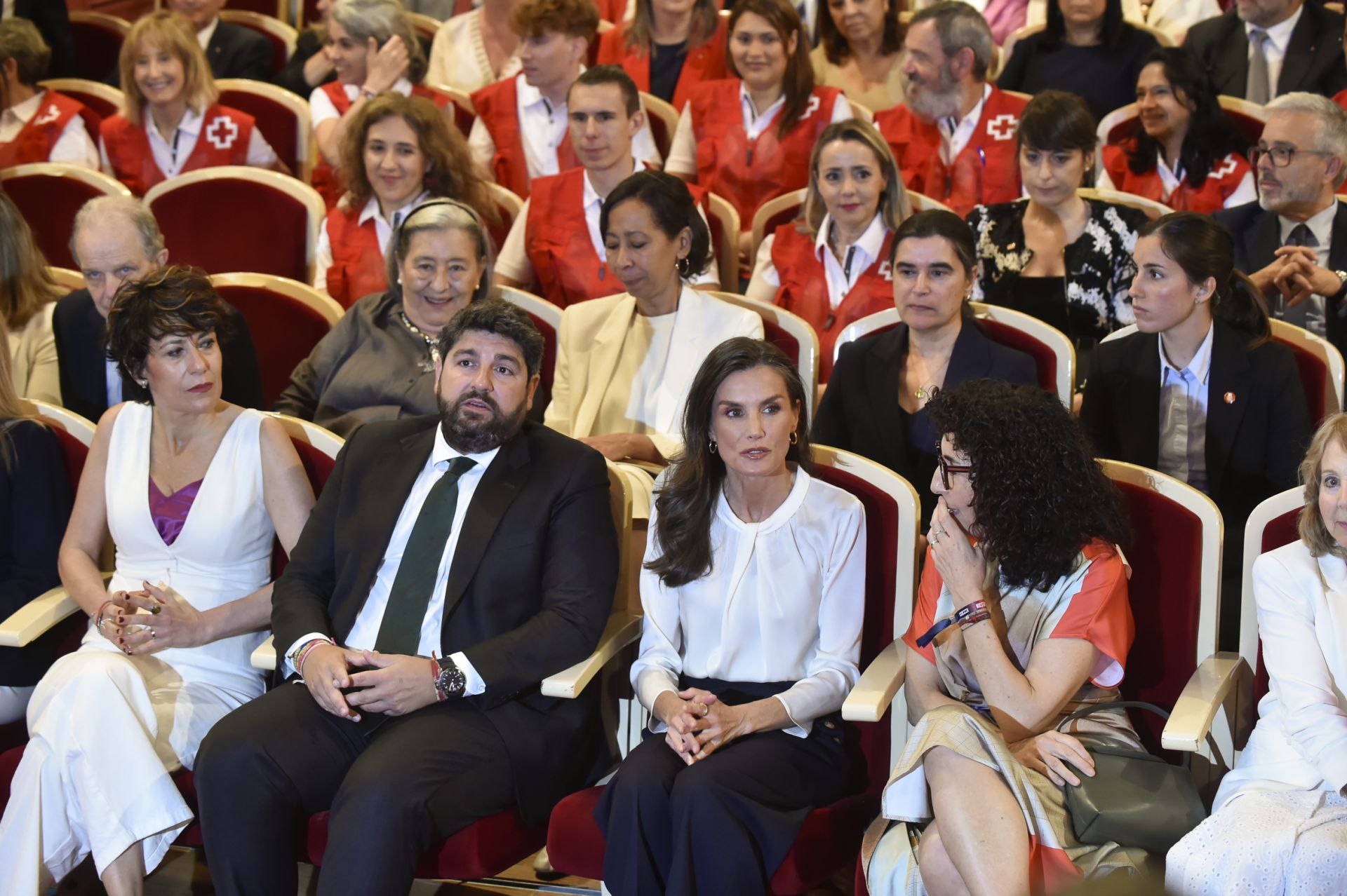 El acto de entrega en Murcia de los premios de Cruz Roja, en imágenes