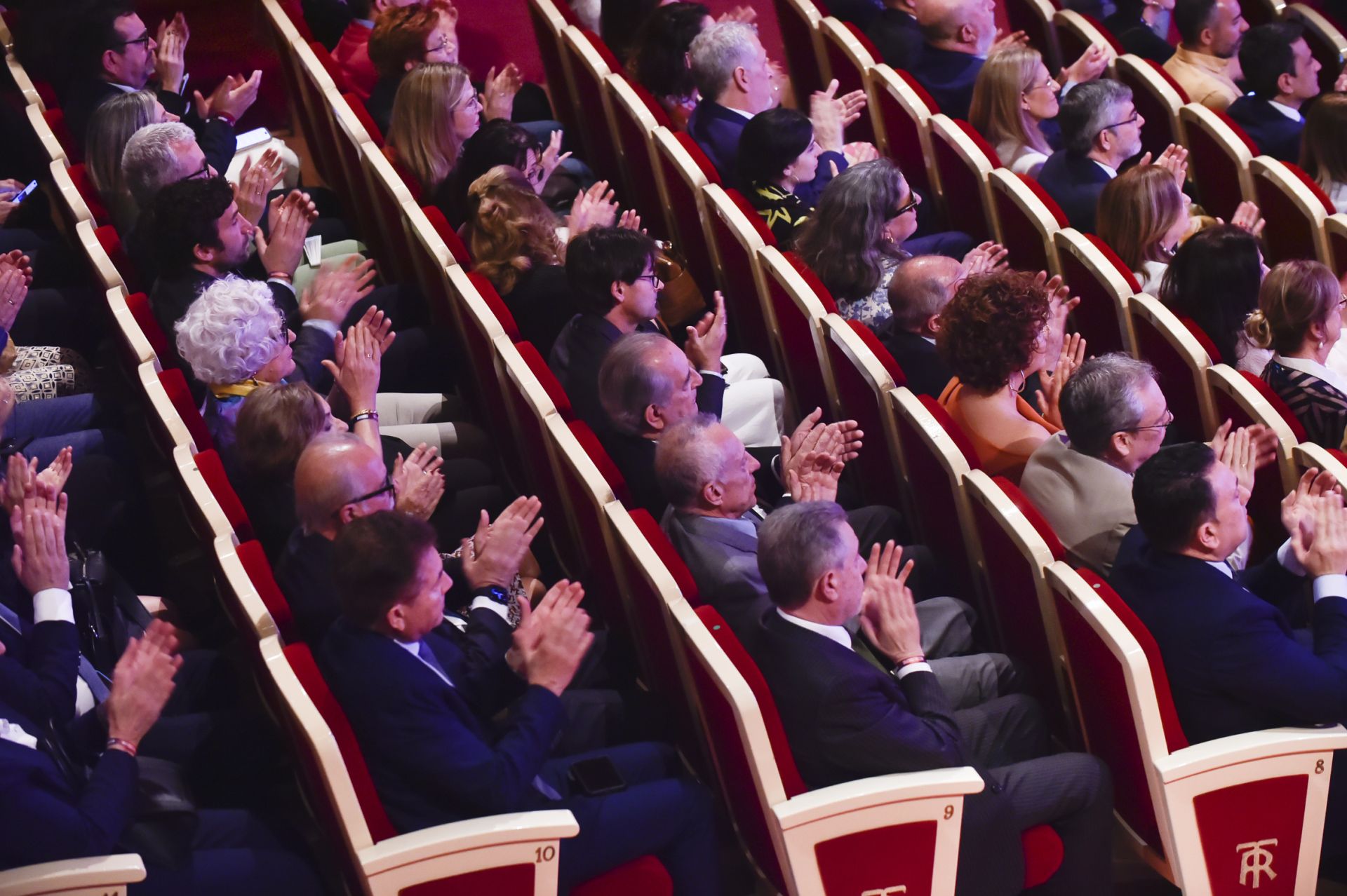 El acto de entrega en Murcia de los premios de Cruz Roja, en imágenes