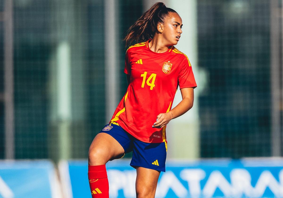 Daniela Arques, en un partido con la selección española sub-19 en Pinatar Arena.